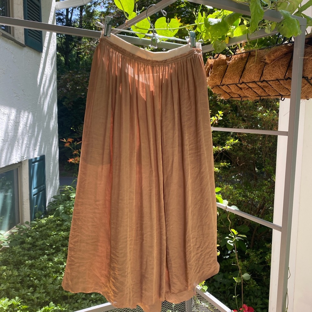 mid-length caramel skirt!